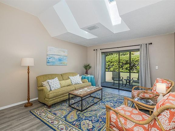 5th image of 3843 Goldfinch Ct