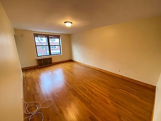 2nd image of 8829 Fort Hamilton Pkwy #2G