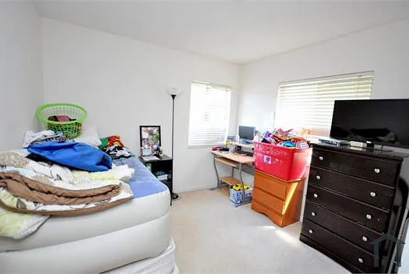 2212 White Pine Cir #B — Photo 12
