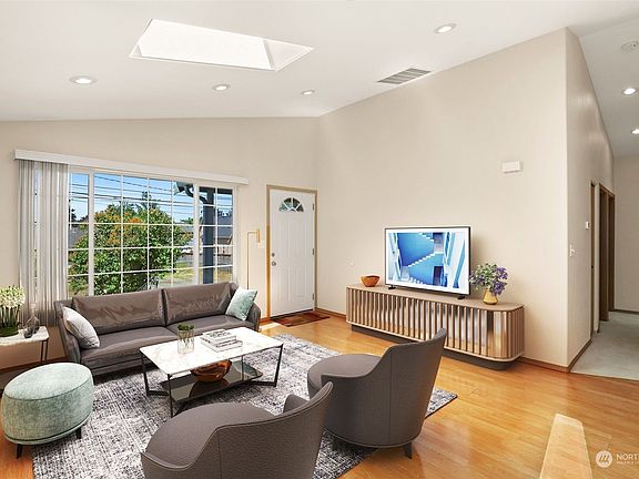 3rd image of 8433 S Thompson Avenue