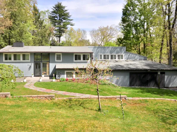 22 Gordon Street, Simsbury, CT 06070