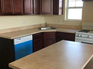113 Lighthouse Ct #B, Bronx, NY 10473