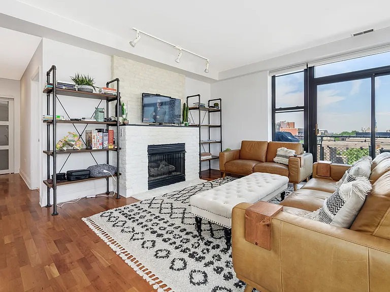 1260 W Washington Blvd #608 — Photo 5