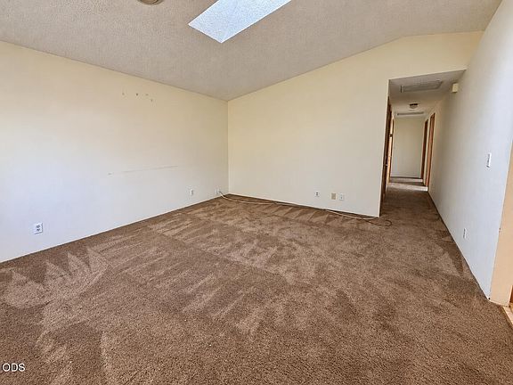 5th image of 181 Southridge Way