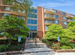2222 S Stewart Ave APT 1G, Lombard, IL