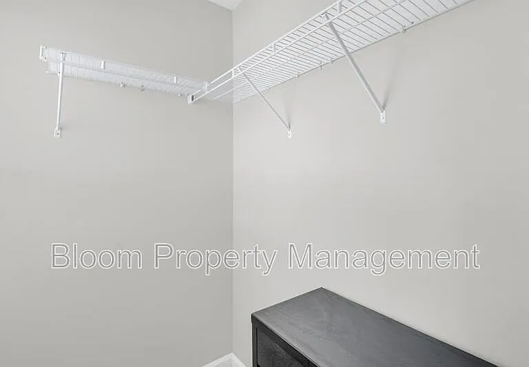 451 Carrara Dr — Photo 28
