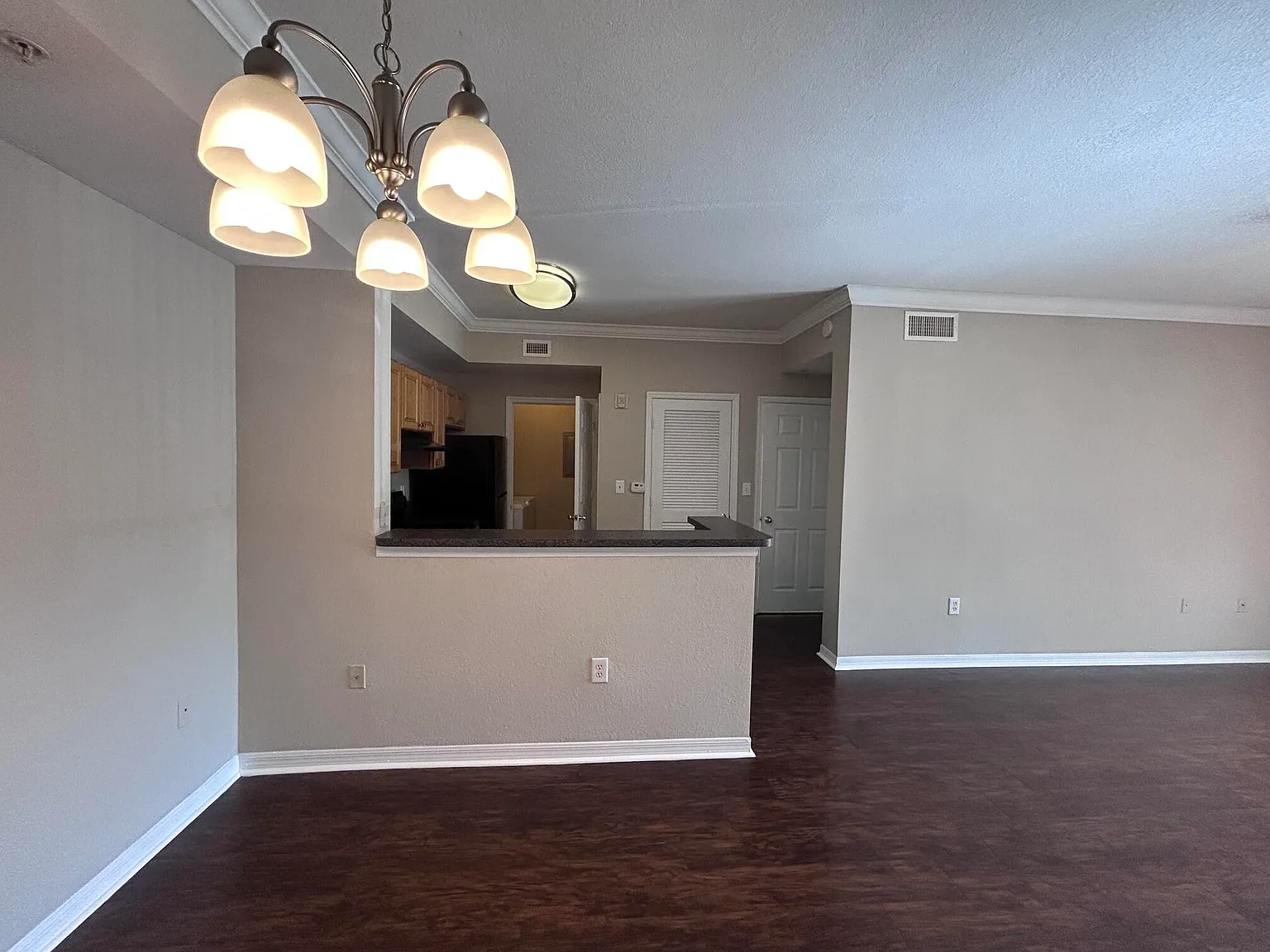 2 bed, 2.0 bath, 1079 sqft, $2,150 — Photo 3