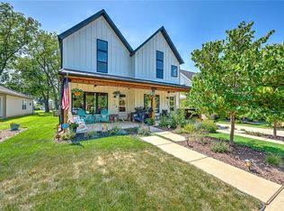 510 SE D St, Bentonville, AR 72712