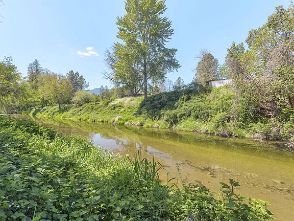 5th image of 637 Covered Bridge Rd