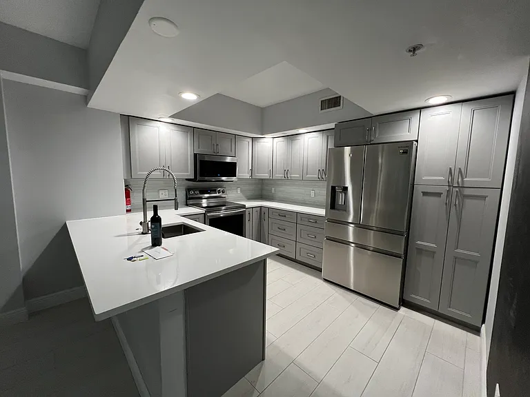 110 N Federal Hwy #612 — Photo 5