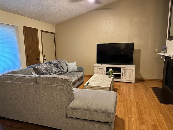 65 inch TV with wifi and streaming services included