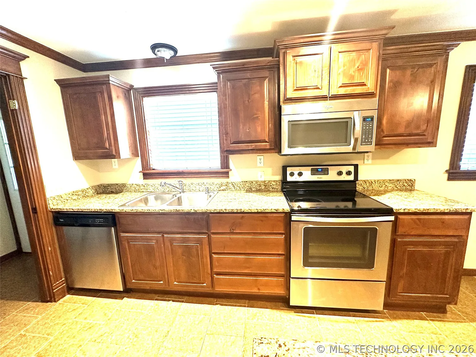 3 bed, 2.0 bath, 1248 sqft, $1,750 — Photo 4
