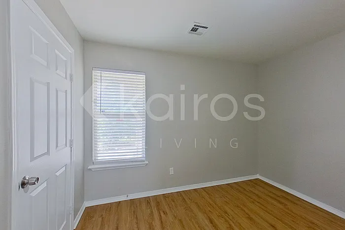 2010 Creekridge Dr — Photo 10