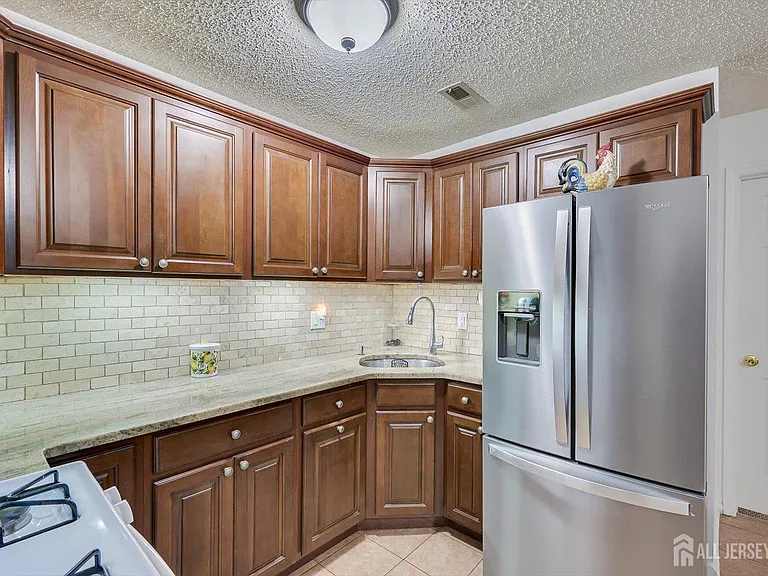 150 Prestwick Way — Photo 13