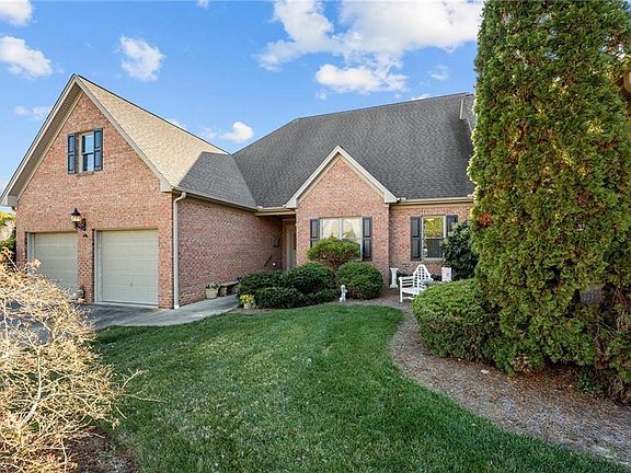 2nd image of 3007 Sunningdale Ct