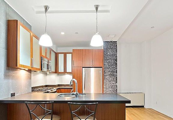 3rd image of 59 John St APT 8H