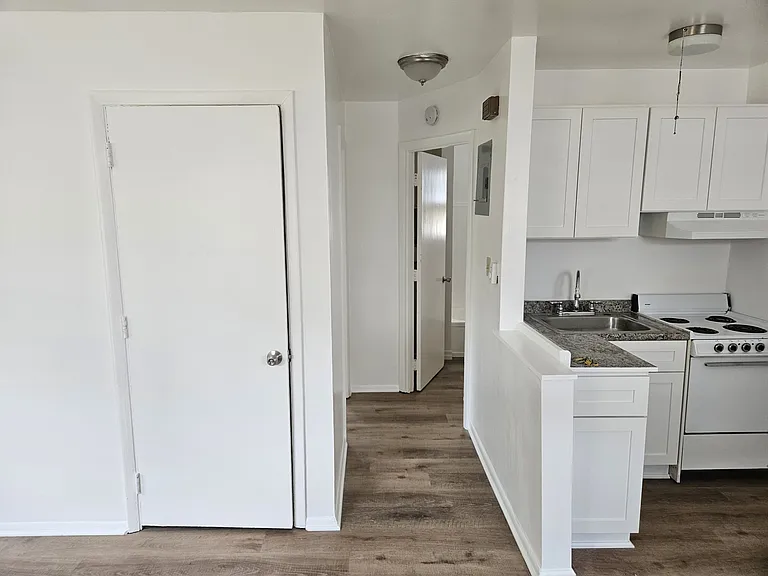 3935 Zinsle Ave #1 — Photo 1