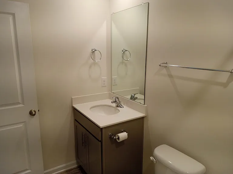 Bathrom upstairs