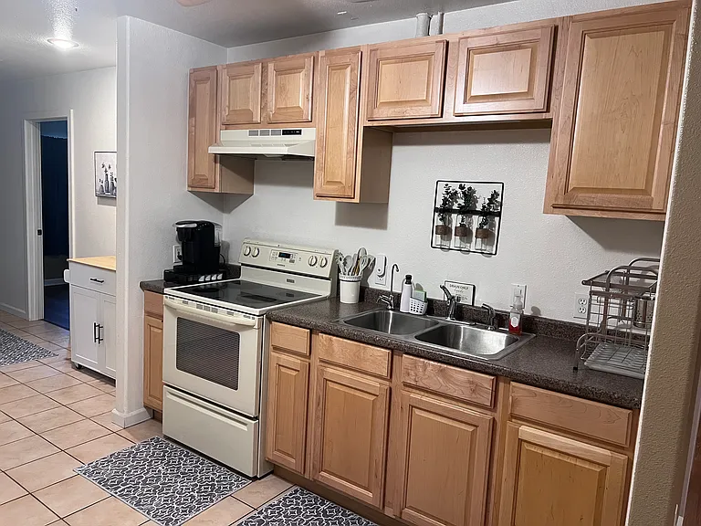 1661 Paint St #1 — Photo 11
