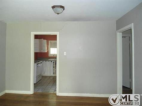 3rd image of 1929 Devonshire Dr