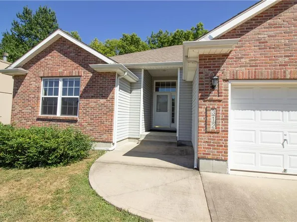 312 NW 26th St, Blue Springs, MO 64015