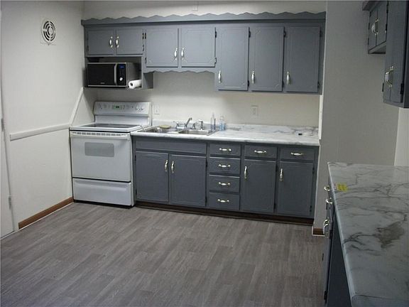 5th image of 10717 Ewing Dr