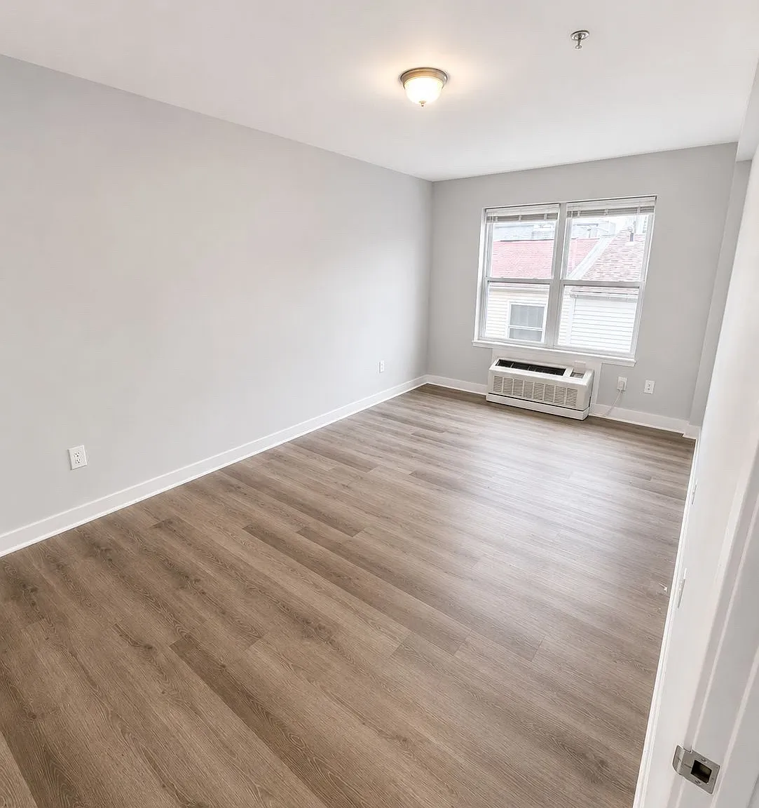 2 bed, $1,931 — Photo 4