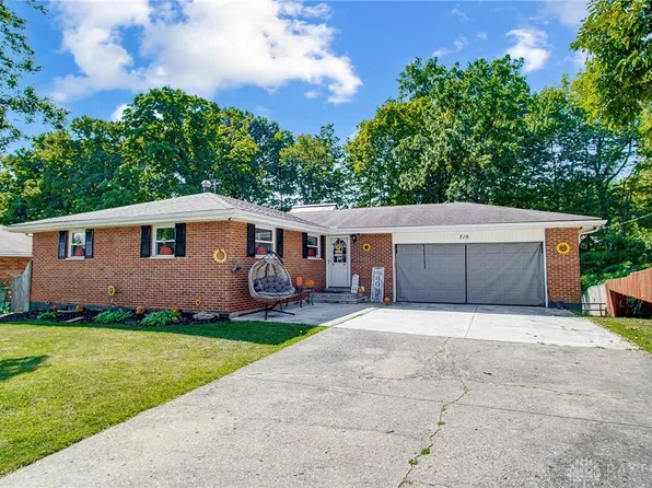 710 Peach Orchard Dr, Dayton, OH 45449
