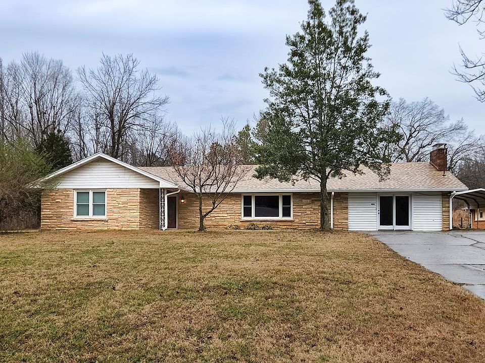 1st image of 400 McLeod Ln