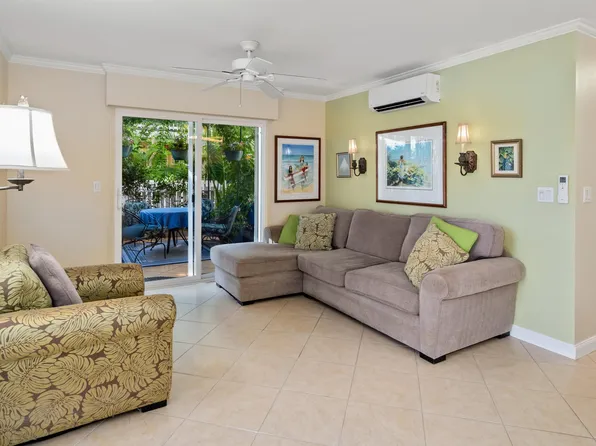 480 Kenolio Rd APT 15-102, Kihei, HI 96753