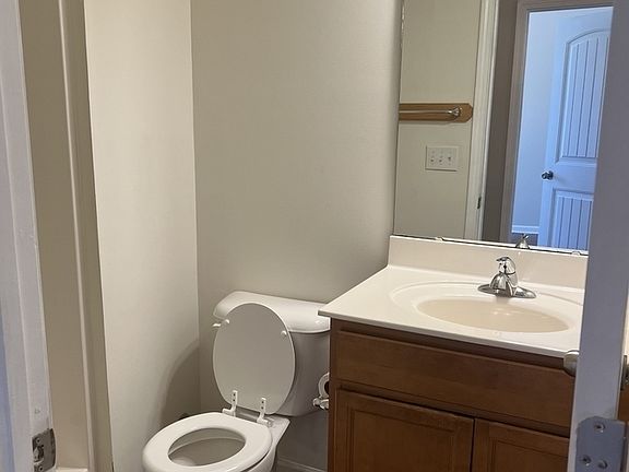 5th image of 3009 Bluegrove Rd #1