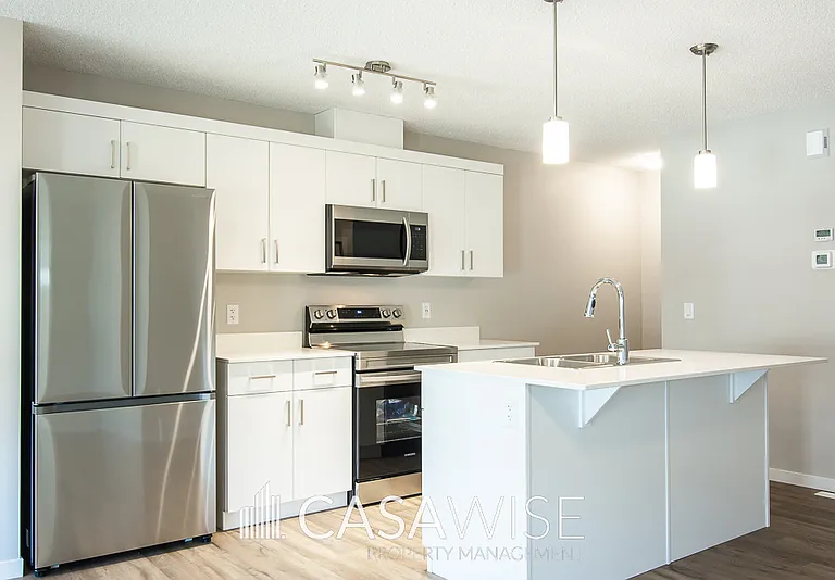 17223 9a Ave SW #17223 — Photo 2