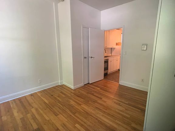 2nd image of 71 Thompson St APT 4D