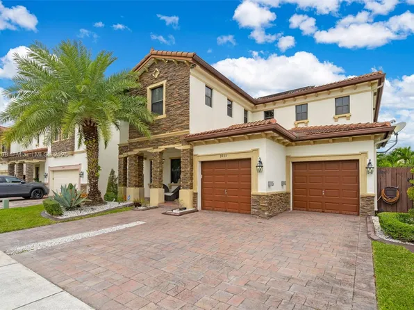 9935 NW 86th Ter, Doral, FL 33178