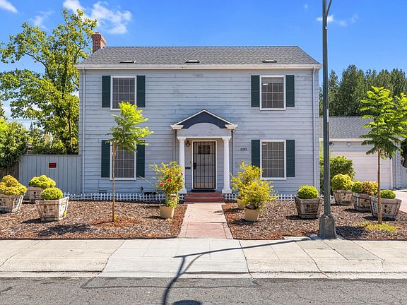 2nd image of 2716 Bonnie Ln