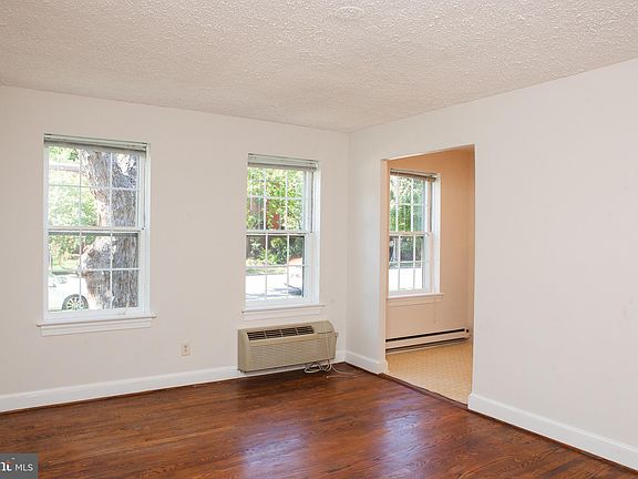 3rd image of 715 S Washington St APT B12
