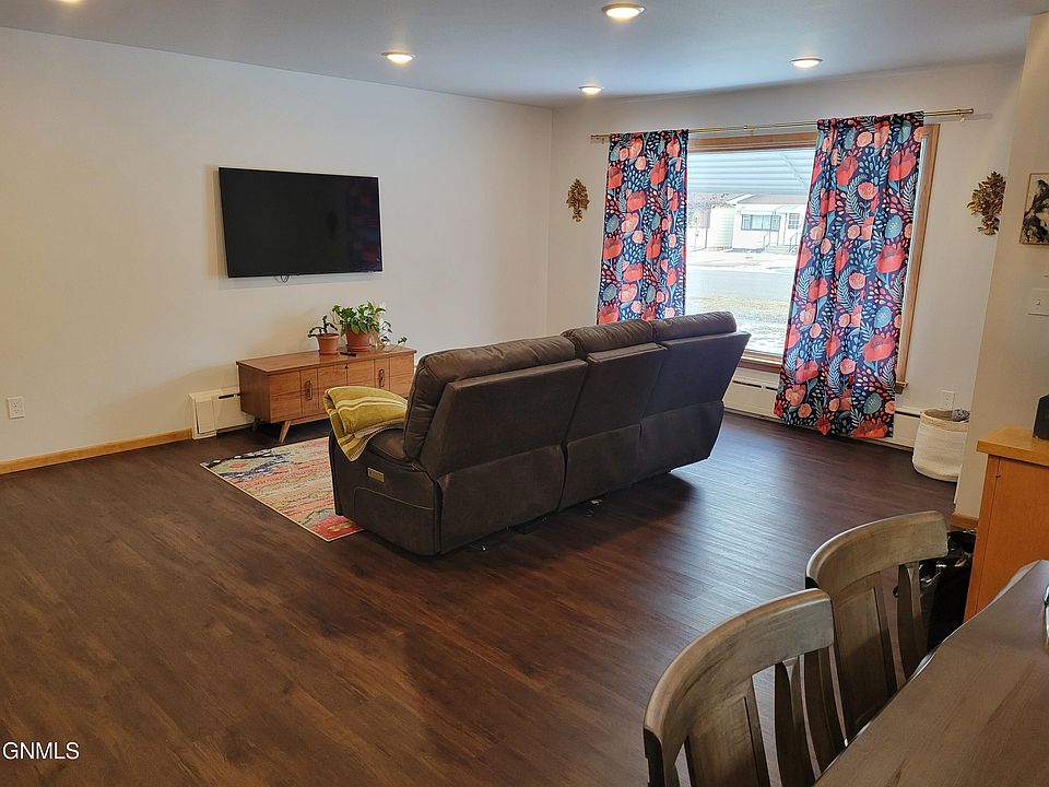 524 Putnam St, Turtle Lake, ND 58575 Zillow