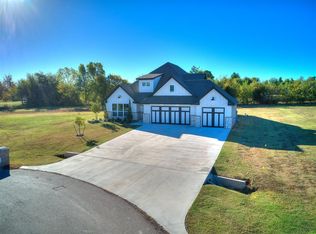 2932 SE 42nd St, Newcastle, OK 73065