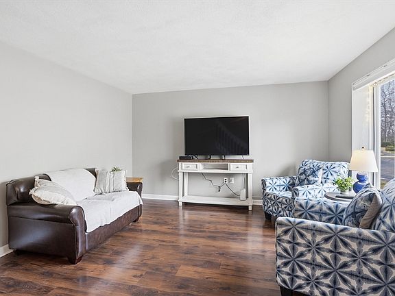 5th image of 9 Deer Path APT 5