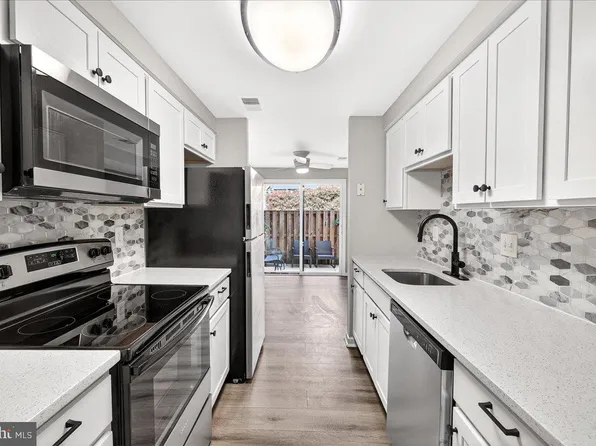 492 W Ct, Glen Burnie, MD 21061