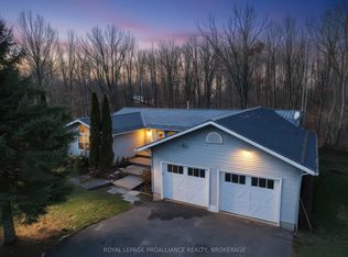 4469 Larry York Rd, South Frontenac, ON K0H1H0