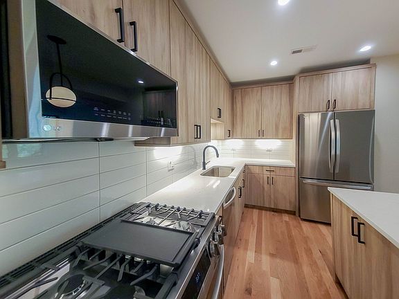 4th image of 4849 N Seeley Ave #2
