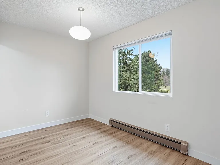 3102 E 27th Ave — Photo 32