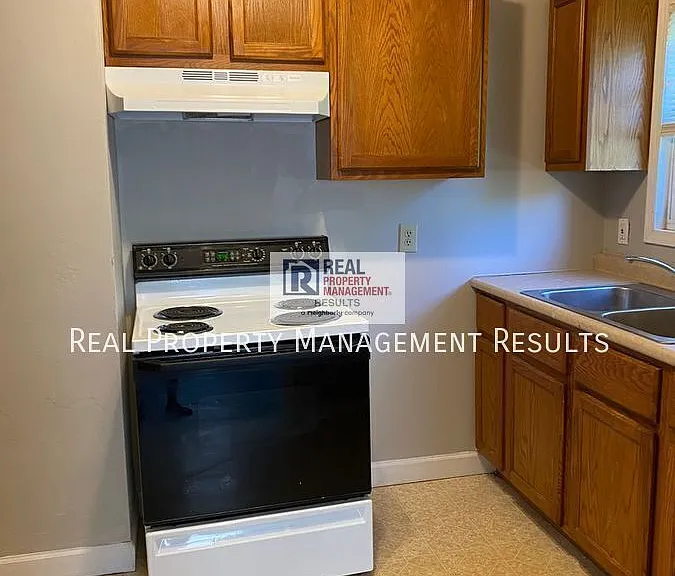 1208 Macarthur Dr — Photo 6