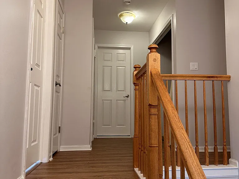 1073 Roseberry Ct — Photo 13