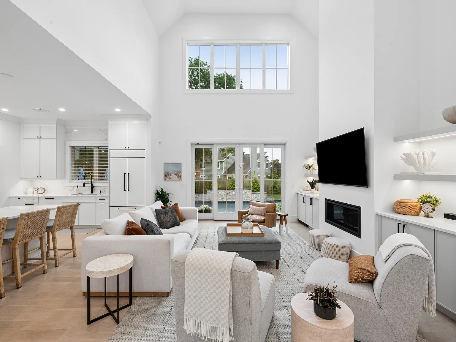 Luxury New Construction Summer Rental in Westhampton Beach — Photo 2