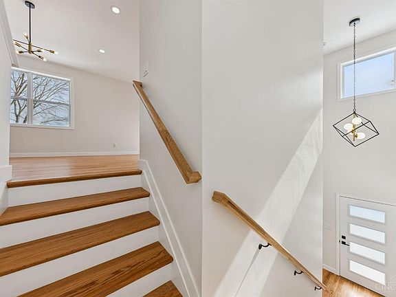 3rd image of 5810 Arnsby Pl