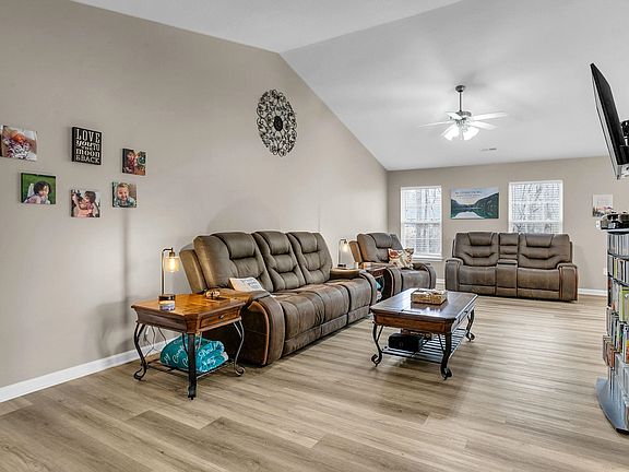 5th image of 605 Fountainbrook Ln