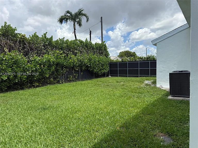 3500 SW 87th Pl — Photo 3