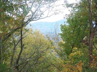 1049 Parton Woodcraft Rd, Sevierville, TN 37876